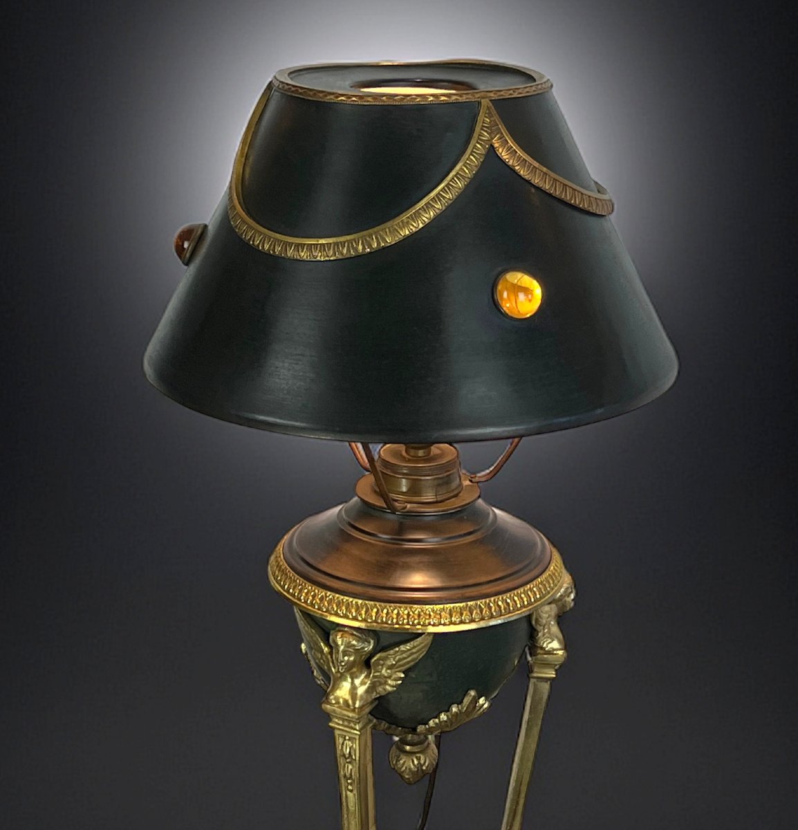 Lampe Ancienne De Style Empire En Bronze Et Laiton Avec Abat Jour En Tôle Décoré-photo-5