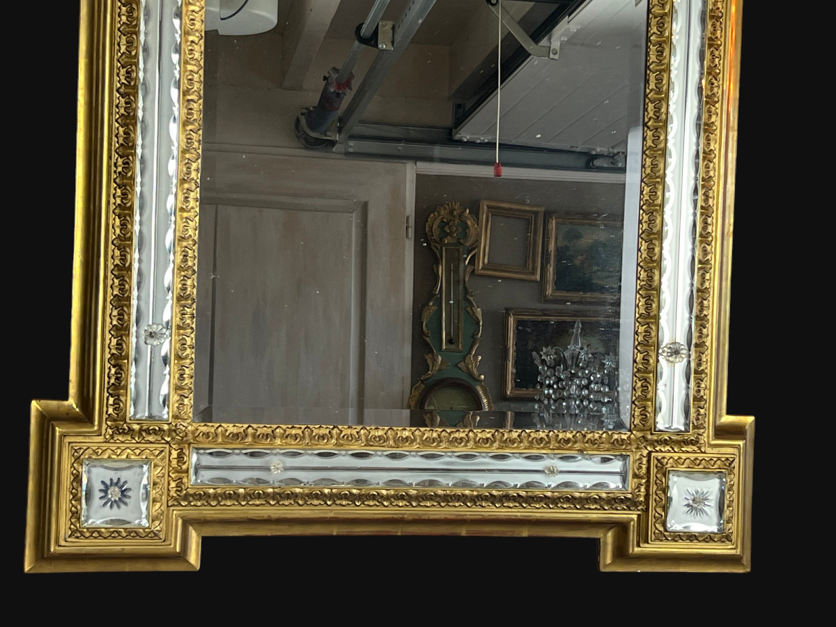 MIROIR ANCIEN DU XIXe EN BOIS DORÉ ENTOURÉ DE BAGUETTES DE MIROIRS OPAQUES-photo-4