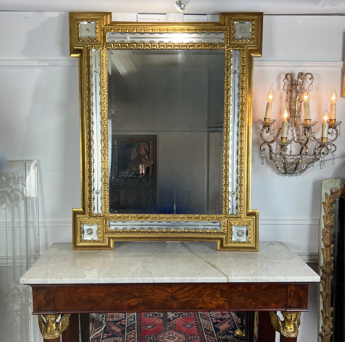 MIROIR ANCIEN DU XIXe EN BOIS DORÉ ENTOURÉ DE BAGUETTES DE MIROIRS OPAQUES