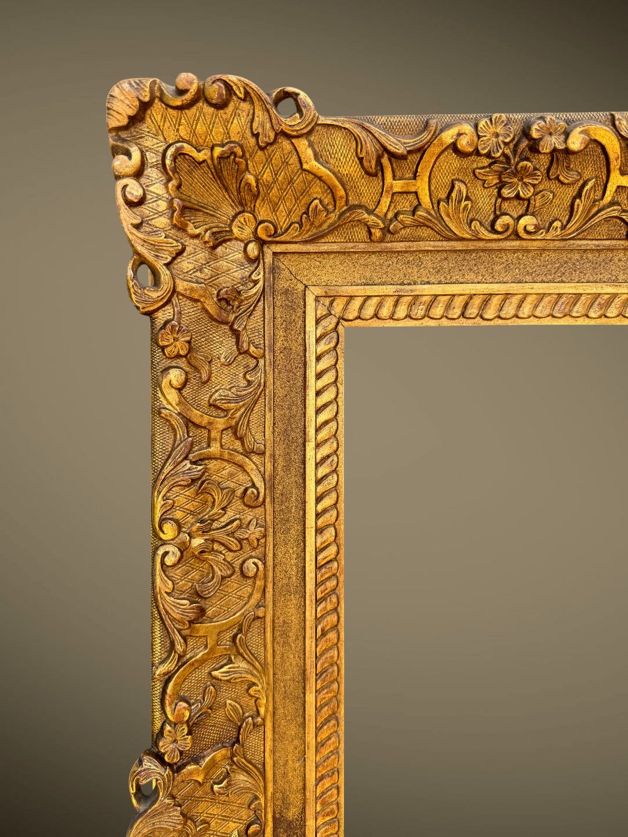 19th Century Frame In Wood And Stamped Gilded Stucco For Painting 67 Cm X 56 Cm-photo-2