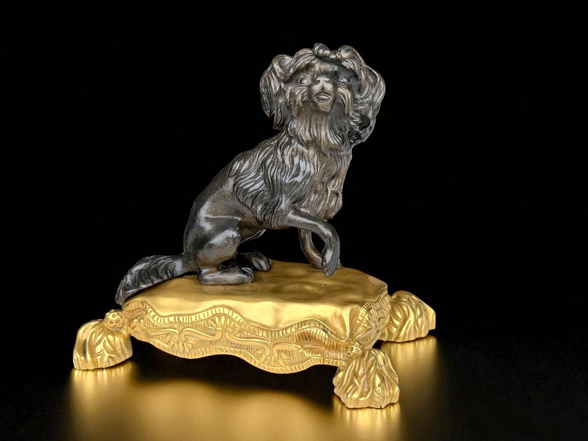 D'APRES JACQUES CAFFIÉRI 1678-1755 /CHIEN EN BRONZE PATINÉ SUR SOCLE BRONZE DORÉ-photo-3
