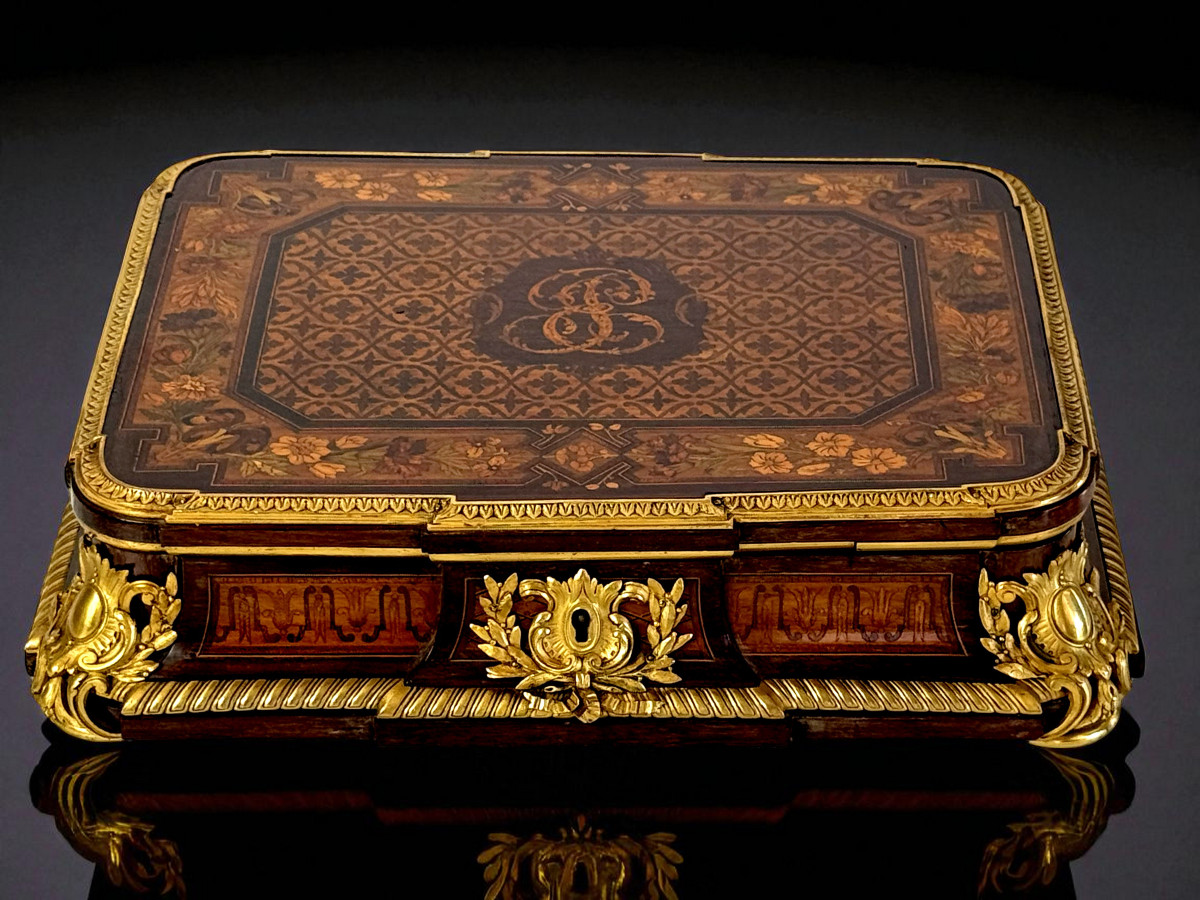 Box Attributed To "alphonse Giroux 1776-1848" In Marquetry Decorated With Bronze