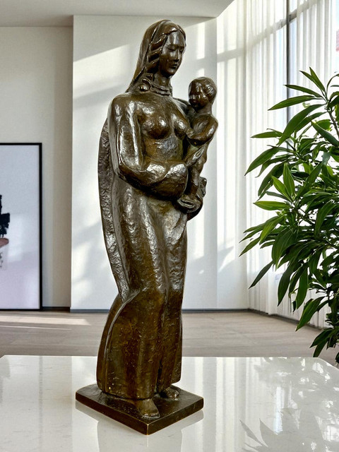 Ancient Patinated Bronze Representing The "virgin And Child" 42 Cm High