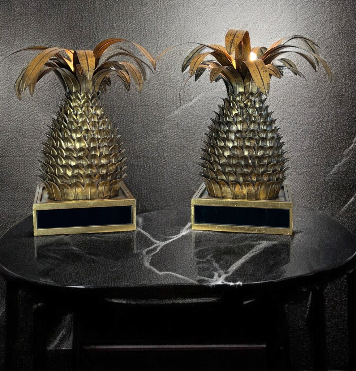 Pineapple-shaped Lamp. In The Style Of The 70s Jansen In Gold Metal-photo-3
