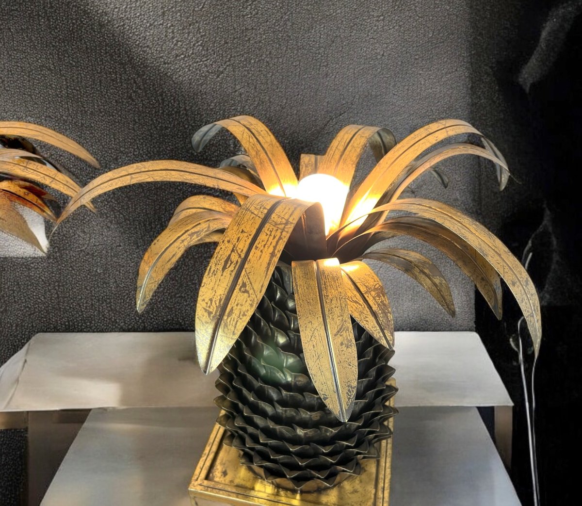 Pineapple-shaped Lamp. In The Style Of The 70s Jansen In Gold Metal-photo-5