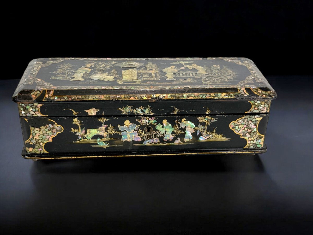 Napoleon III Period Box In Burgauté Lacquer, Padded On The Inside-photo-2