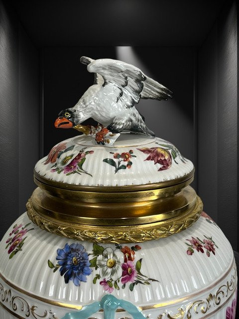 Covered Vase In Glazed Porcelain With Romantic Scene Decoration / Bronze Mount-photo-1