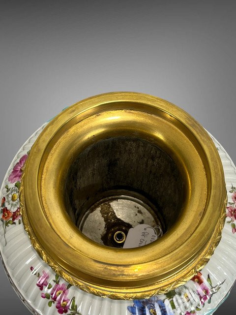 Covered Vase In Glazed Porcelain With Romantic Scene Decoration / Bronze Mount-photo-7