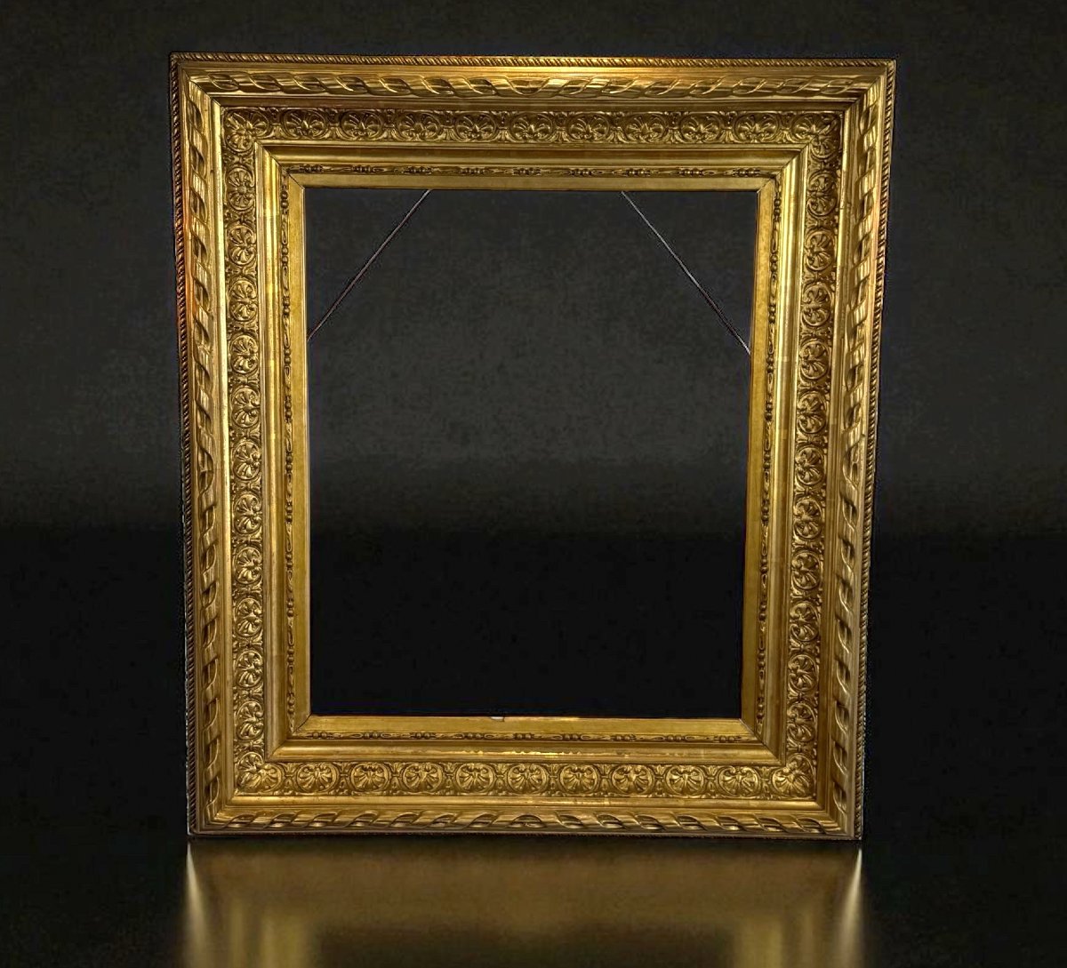 CADRE DU XIXe EN BOIS ET STUC DORÉ POUR PEINTURE 57 CM X 47,5 CM-photo-2