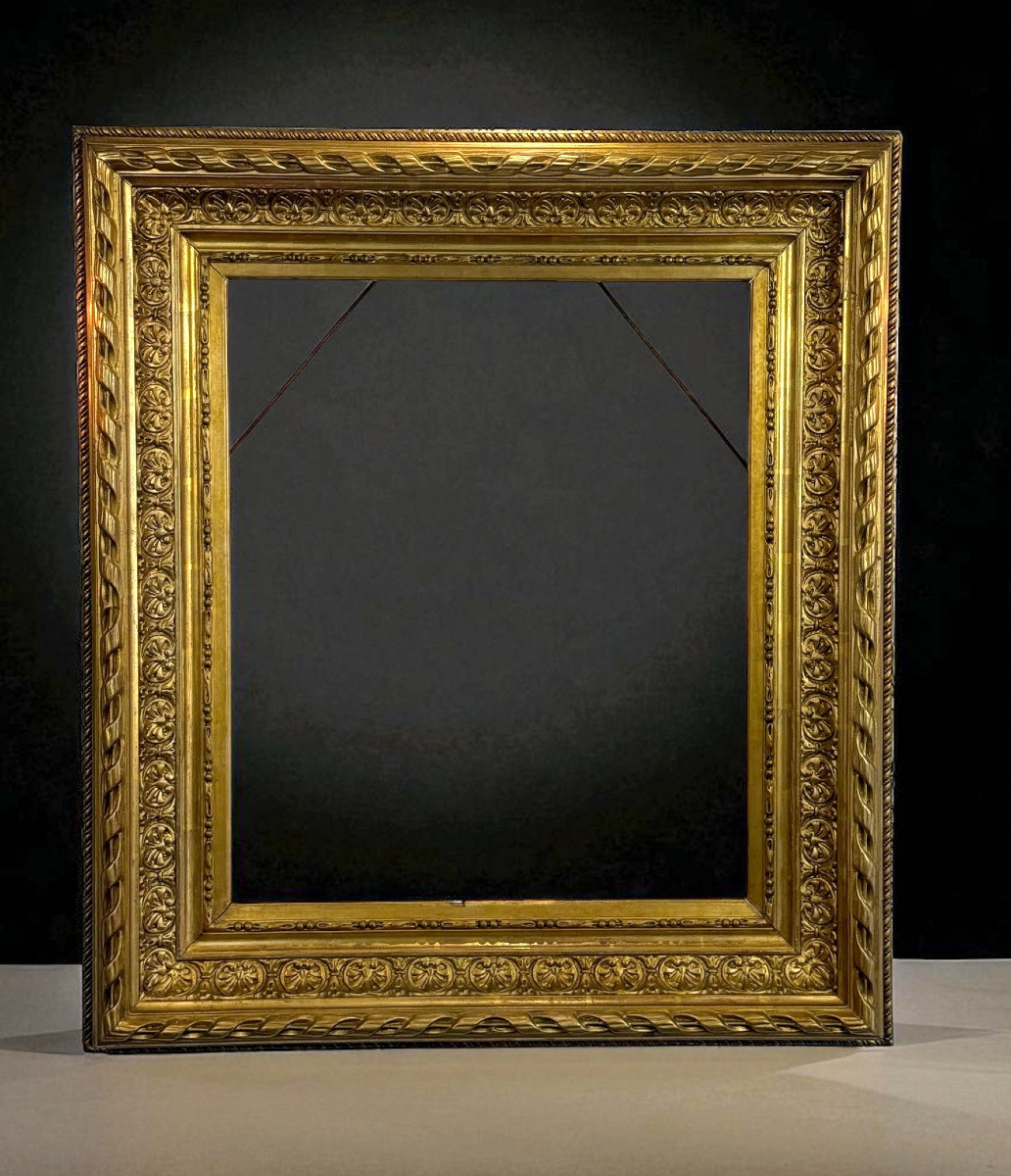 CADRE DU XIXe EN BOIS ET STUC DORÉ POUR PEINTURE 57 CM X 47,5 CM
