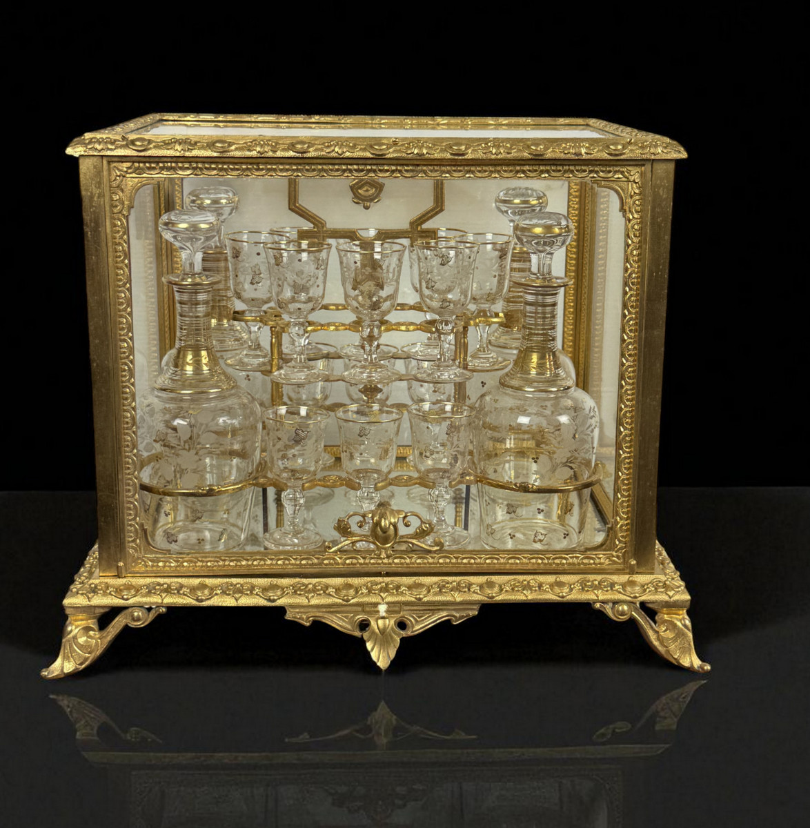 Napoleon III Period Gilt Bronze Liquor Cellar With 4 Carafes And 14 Glasses-photo-3
