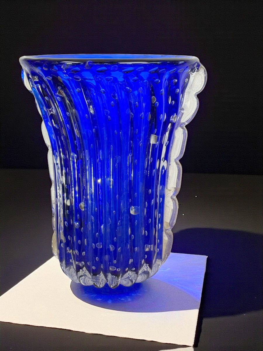 GRAND VASE EN VERRE BULLÉ BLEU A CÔTES DE MURANO SIGNÉ " MURANO TOZO " ANNÉE 30