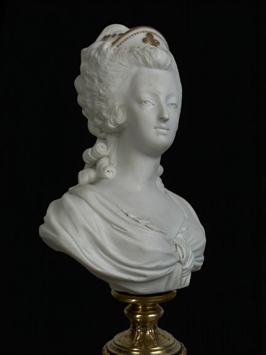 BUSTE EN BISCUIT DE SÈVRES SIGNÉ "RICHEBOURG " SUR SOCLE EN PORCELAINE ET BRONZE-photo-5