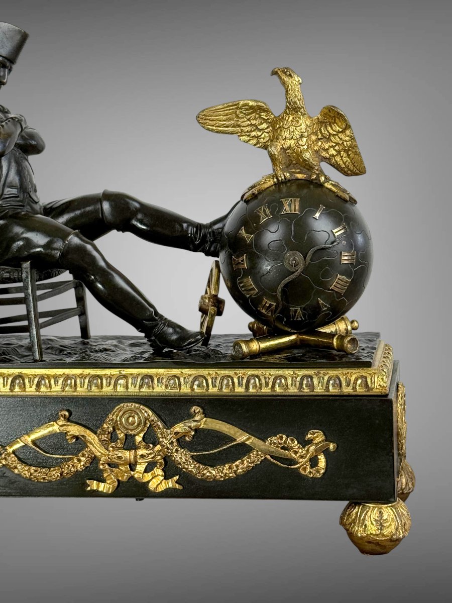 PENDULE EN BRONZE DU XIXe REPRÉSENTANT NAPOLÉON " LA VEILLE DE WAGRAM "-photo-3