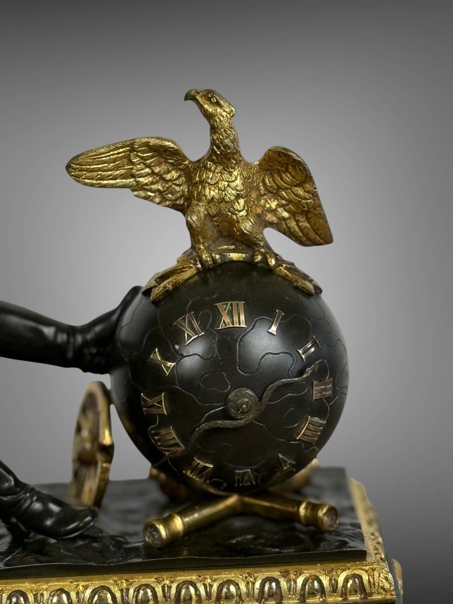 PENDULE EN BRONZE DU XIXe REPRÉSENTANT NAPOLÉON " LA VEILLE DE WAGRAM "-photo-7