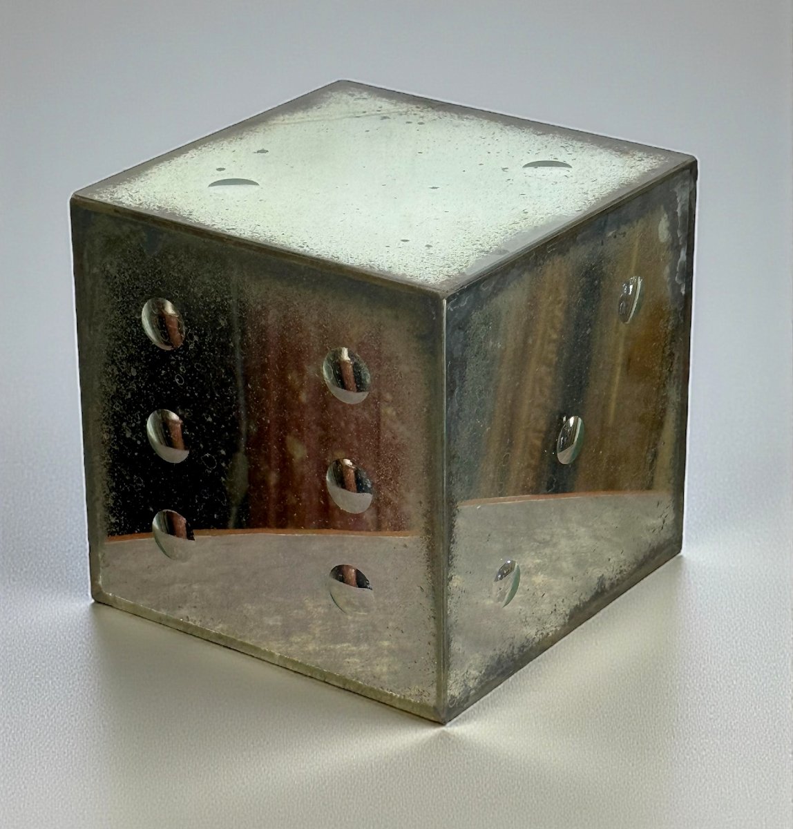 GROS DÉ EN VERRE VIEILLI DES ANNÉES 70 AVEC NUMEROS EN FORME DE BULLE-photo-3