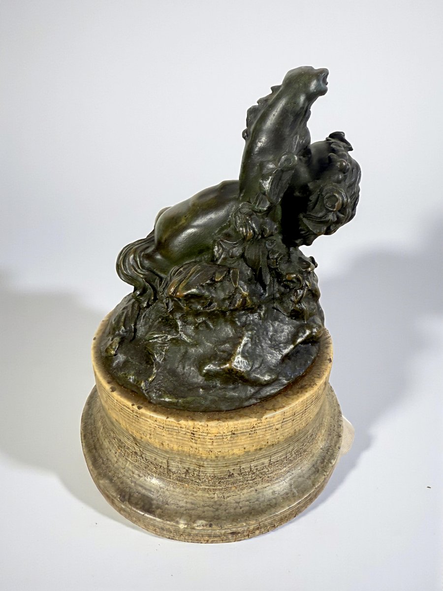 PUTTI EN BRONZE PATINÉ REPOSANT SUR UN SOCLES EN MARBRE EPOQUE FIN XVIIIe-photo-4