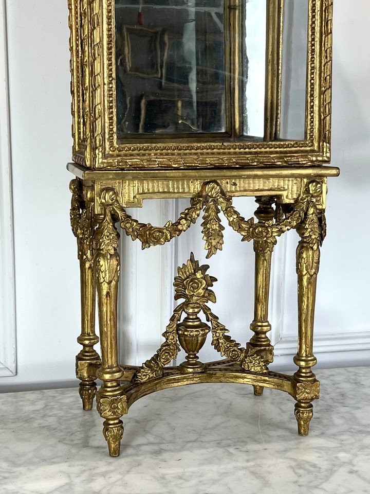 Small 19th Century Showcase On Feet In Carved And Gilt Wood In The Louis XV Style-photo-1
