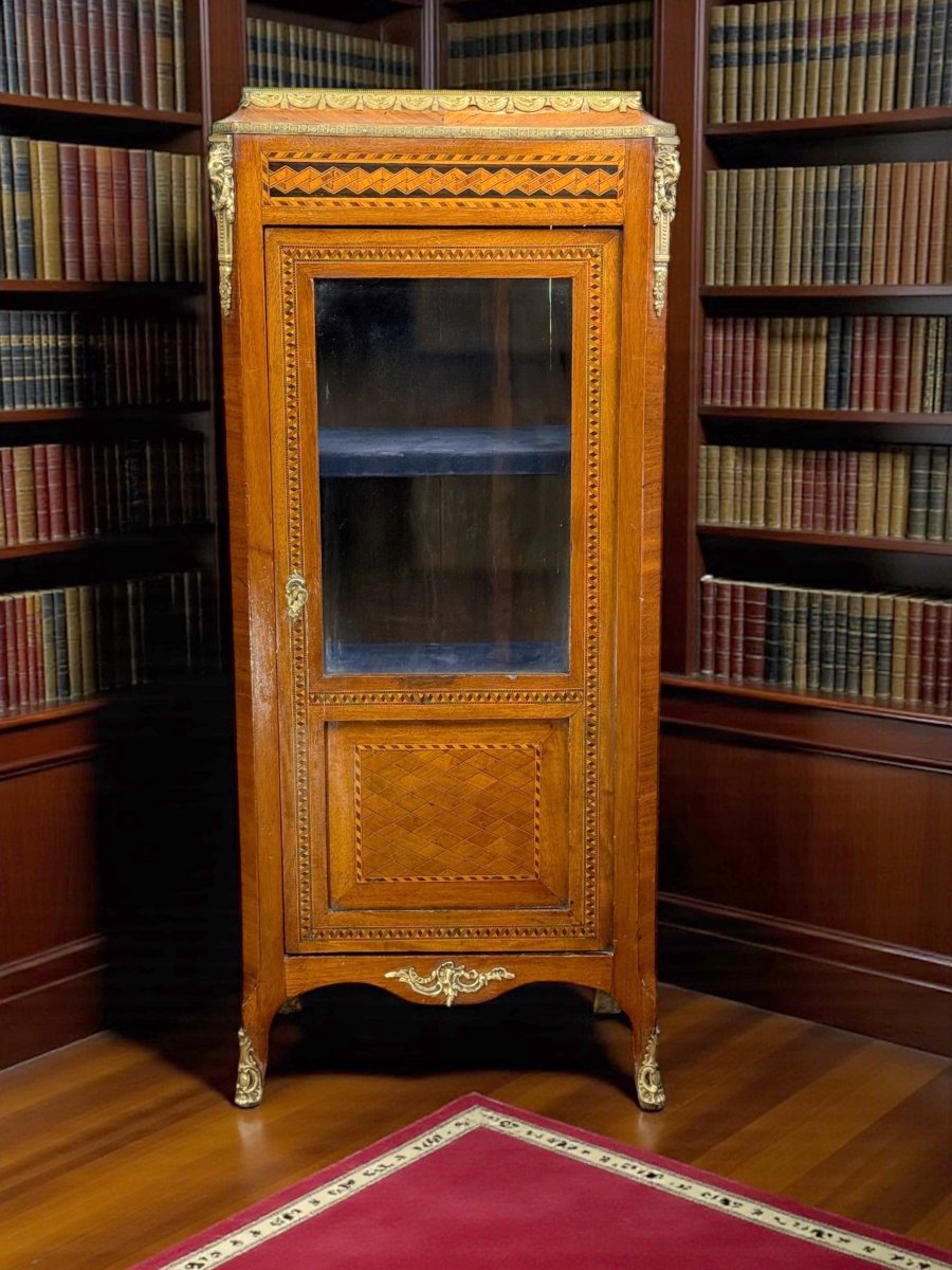 Small Marquetry Display Cabinet Decorated With Bronze From The 19th Century In The Louis XV Style-photo-3