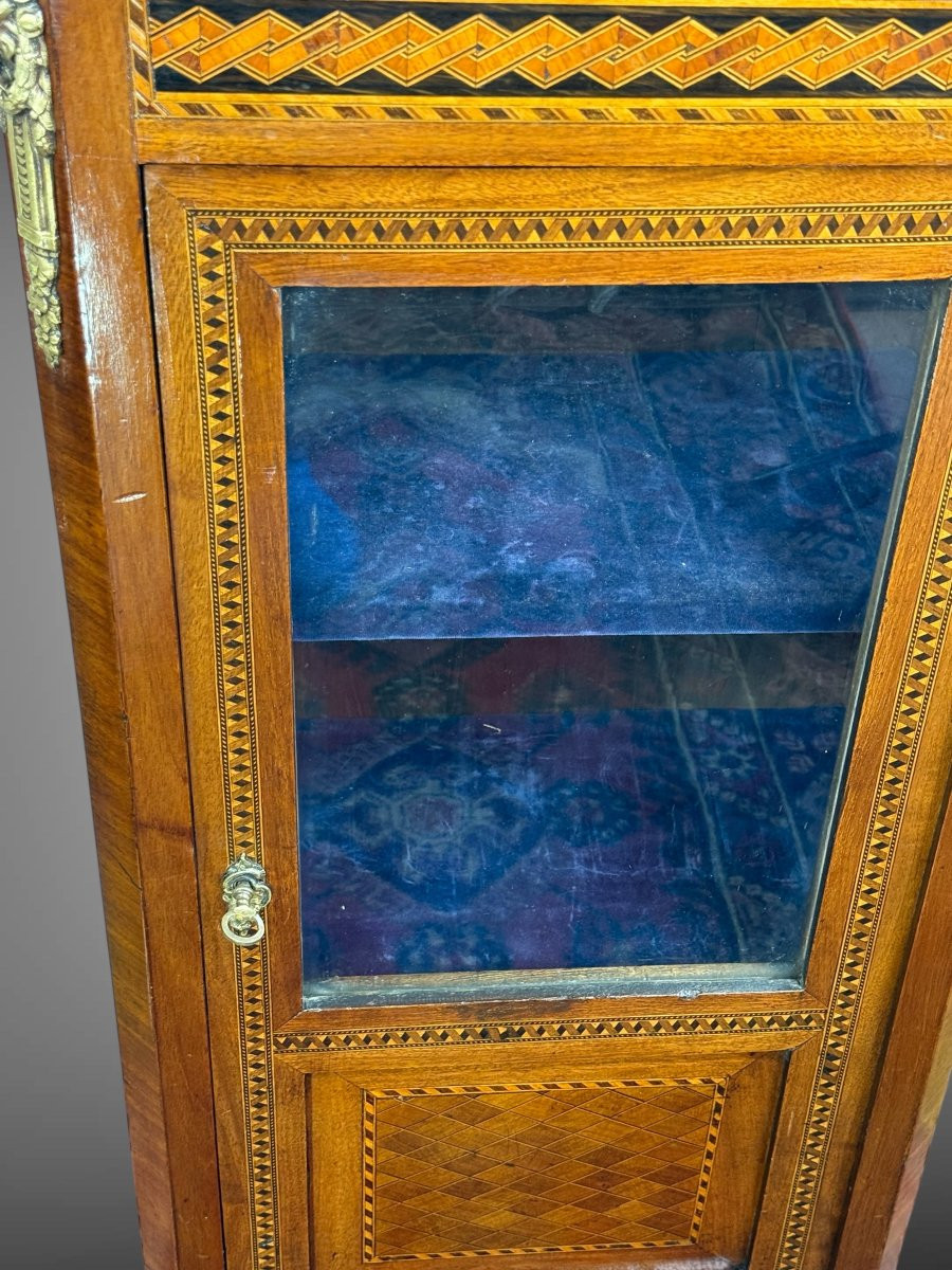 Small Marquetry Display Cabinet Decorated With Bronze From The 19th Century In The Louis XV Style-photo-5