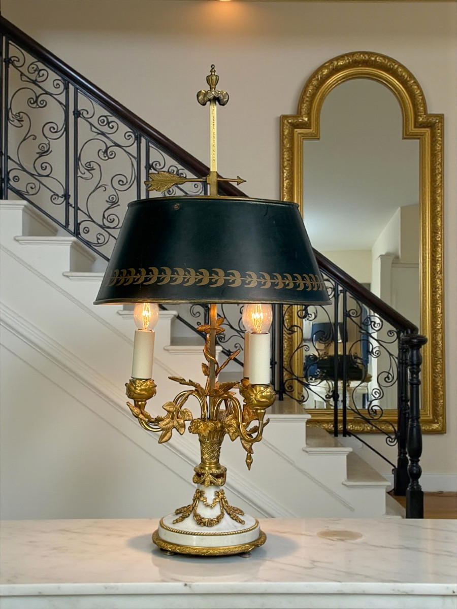 LAMPE BOUILLOTTE XIXe EN MARBRE ET BRONZE DORÉ DE STYLE LOUIS XVI A 3 LUMIERES