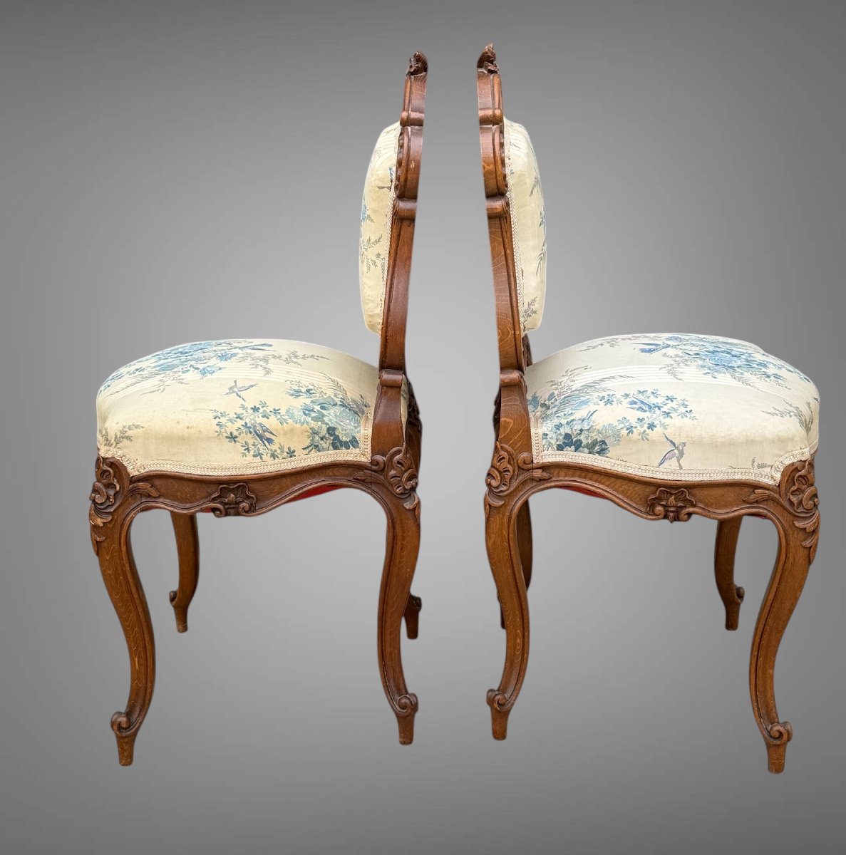 PAIRE DE CHAISES ANCIENNES DES ANNÉES 1900 DE STYLE LOUIS XV EN CHÊNE SCULPTÉ-photo-1