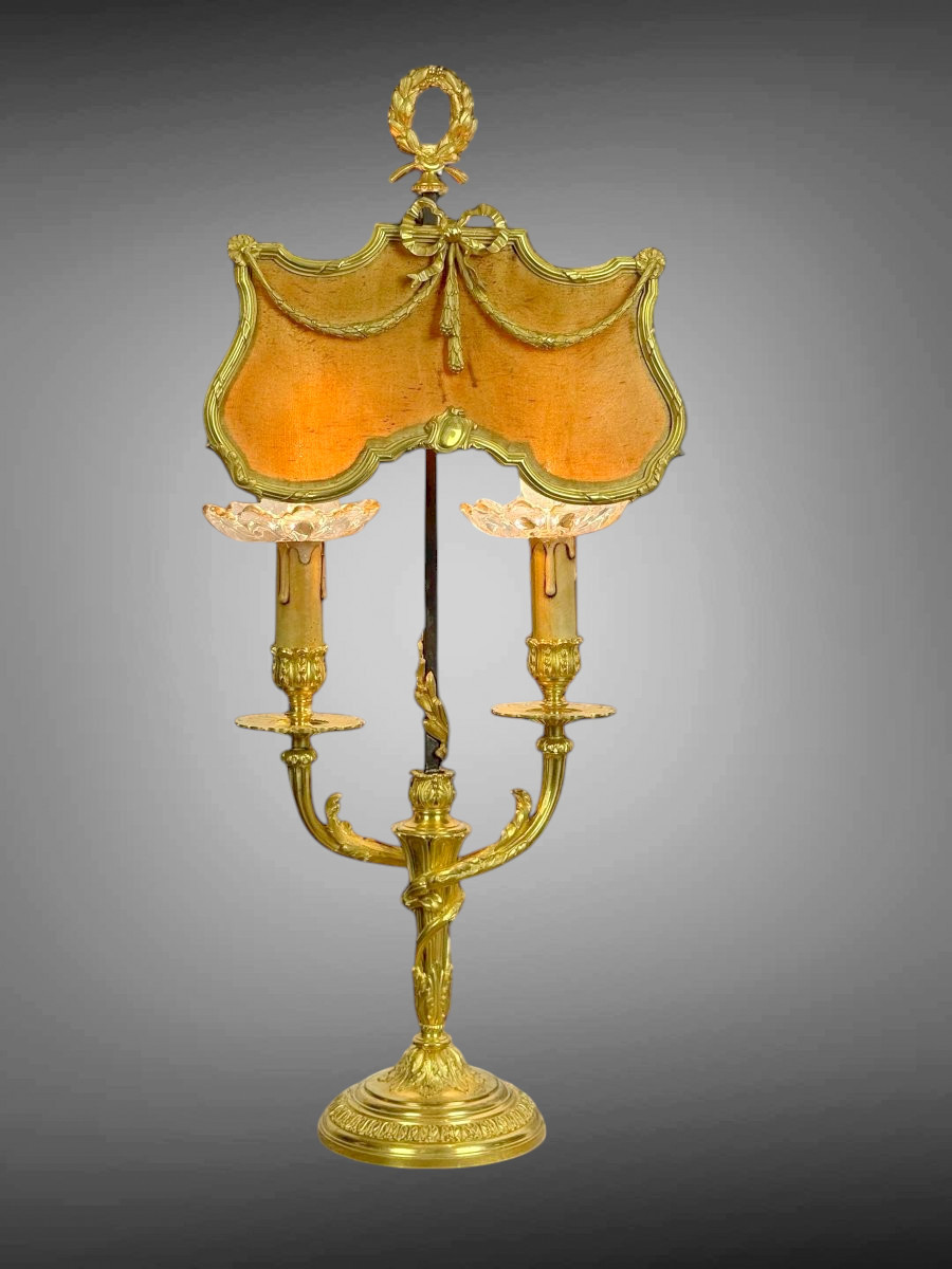 LAMPE DU XIXe A ECRAN EN BRONZE CISELÉ ET DORÉ DE STYLE LOUIS XV-photo-4