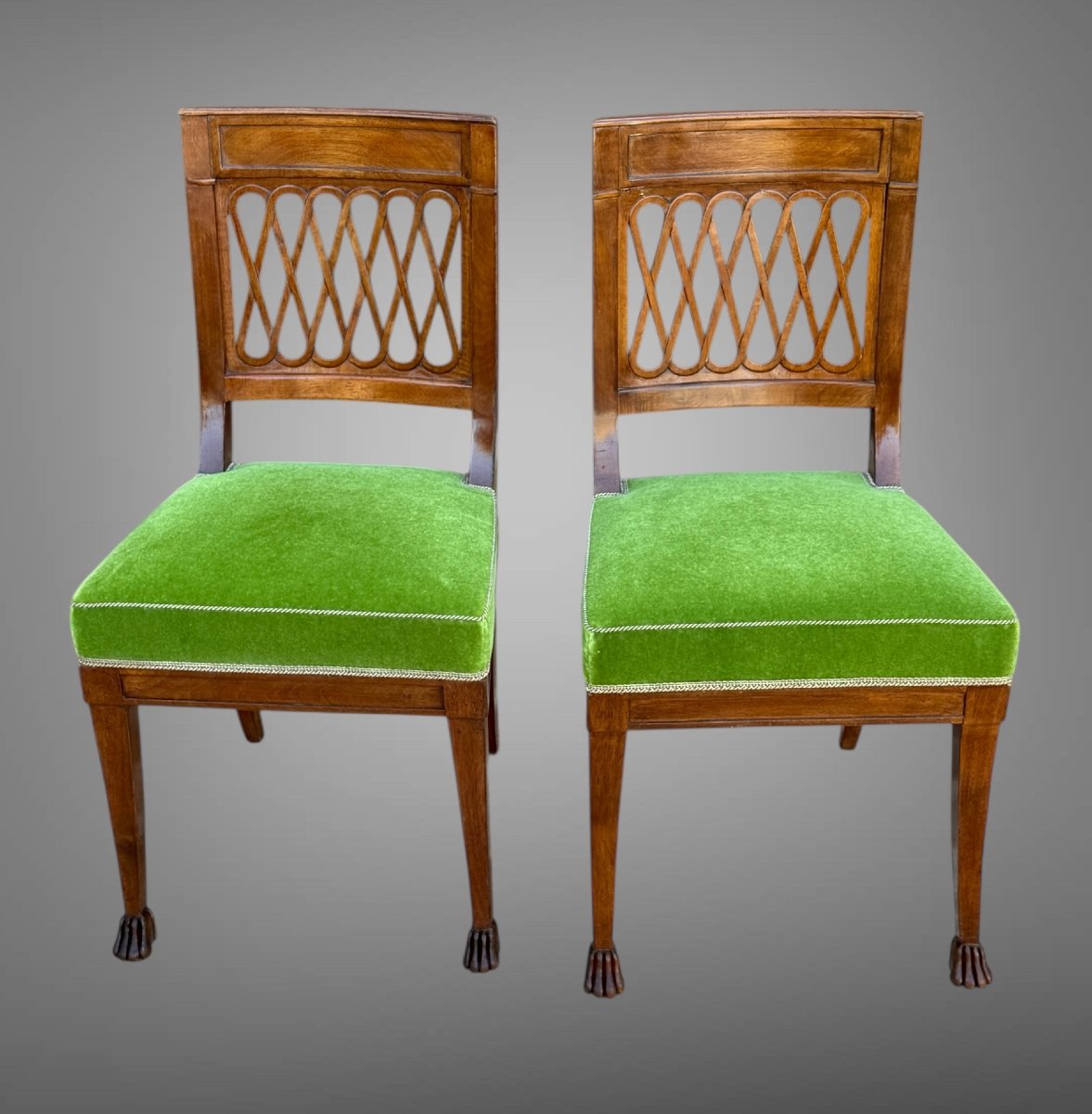 PAIRE DE CHAISES EN ACAJOU DE STYLE EMPIRE AVEC DOSSIERS AJOURÉS BIEN TAPISSÉS-photo-2