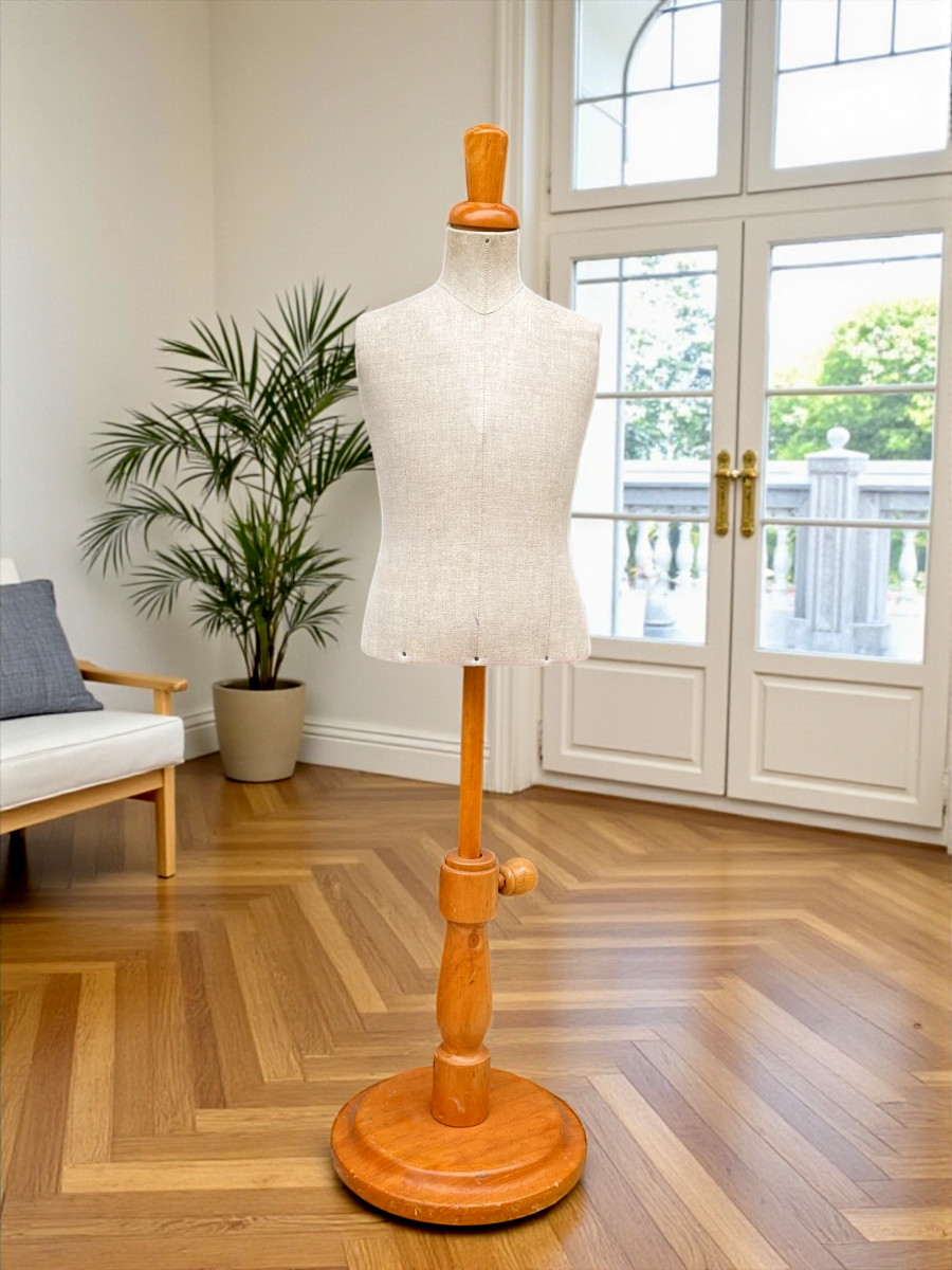 MANNEQUIN D ENFANT DES ANNÉES 50 EN BOIS ET TISSU RÉGLABLE EN HAUTEUR