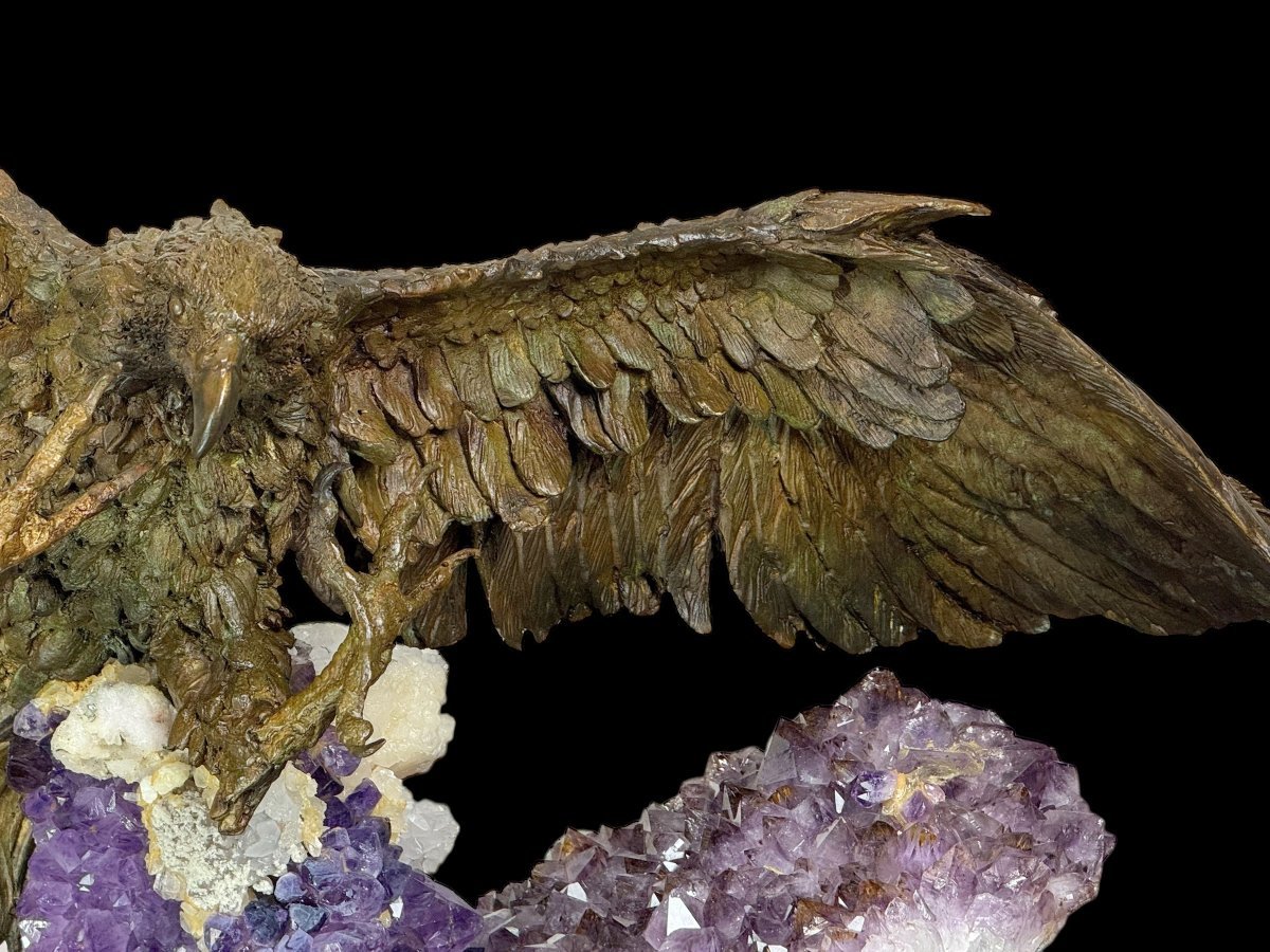 Bronze Sculpture On A Base Adorned With Amethysts Depicting An Eagle Hunting-photo-5