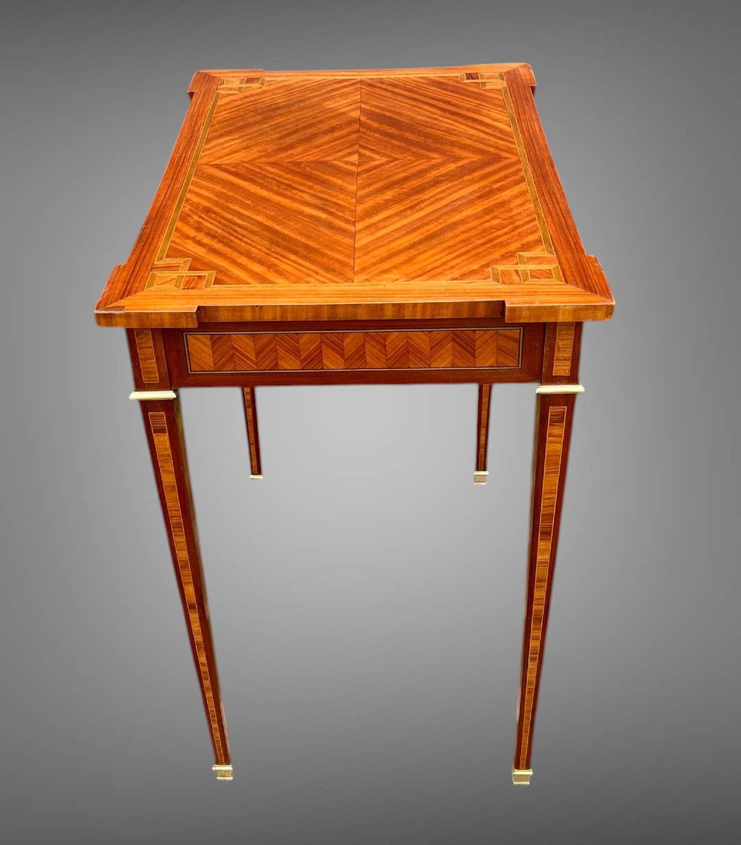 PETIT BUREAU ANCIEN DE STYLE LOUIS XVI EN MARQUETERIE OUVRANT PAR UN TIROIR-photo-3