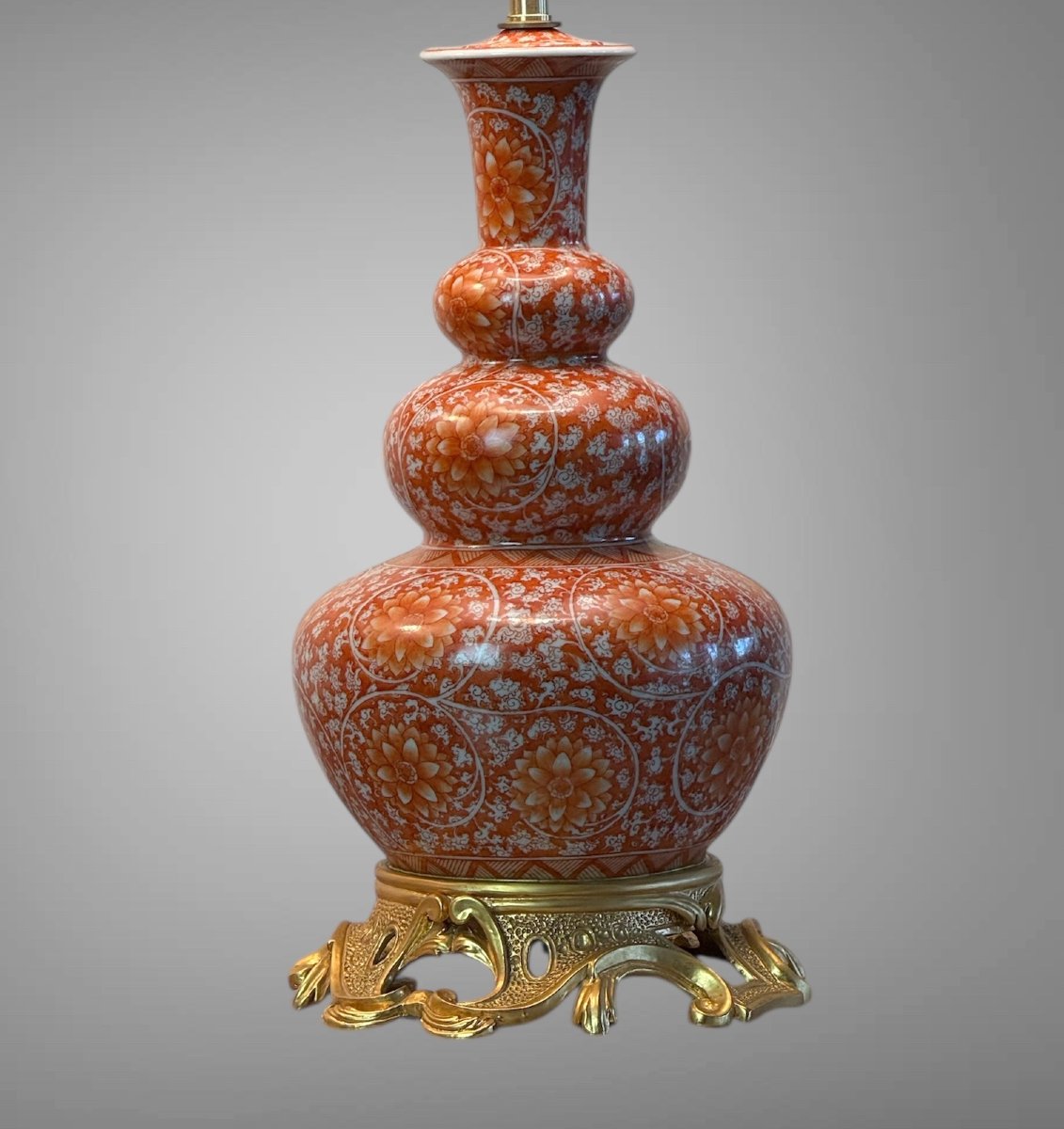 Pair Of Porcelain Lamps Adorned With Gilt Bronze And White/coral Floral Decoration-photo-3