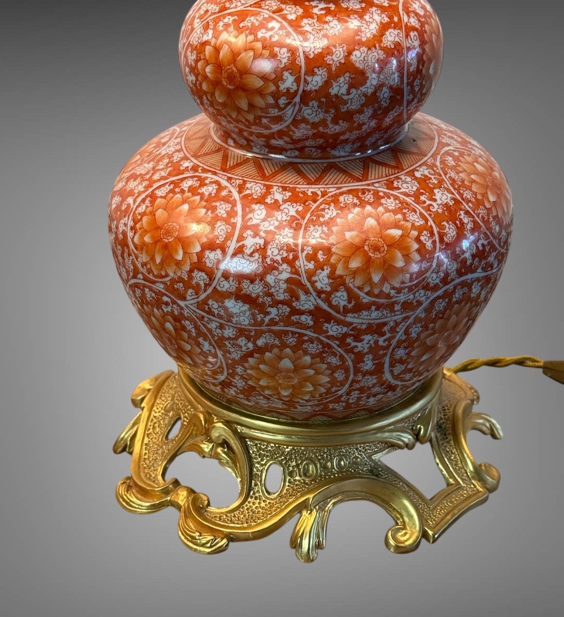 Pair Of Porcelain Lamps Adorned With Gilt Bronze And White/coral Floral Decoration-photo-4