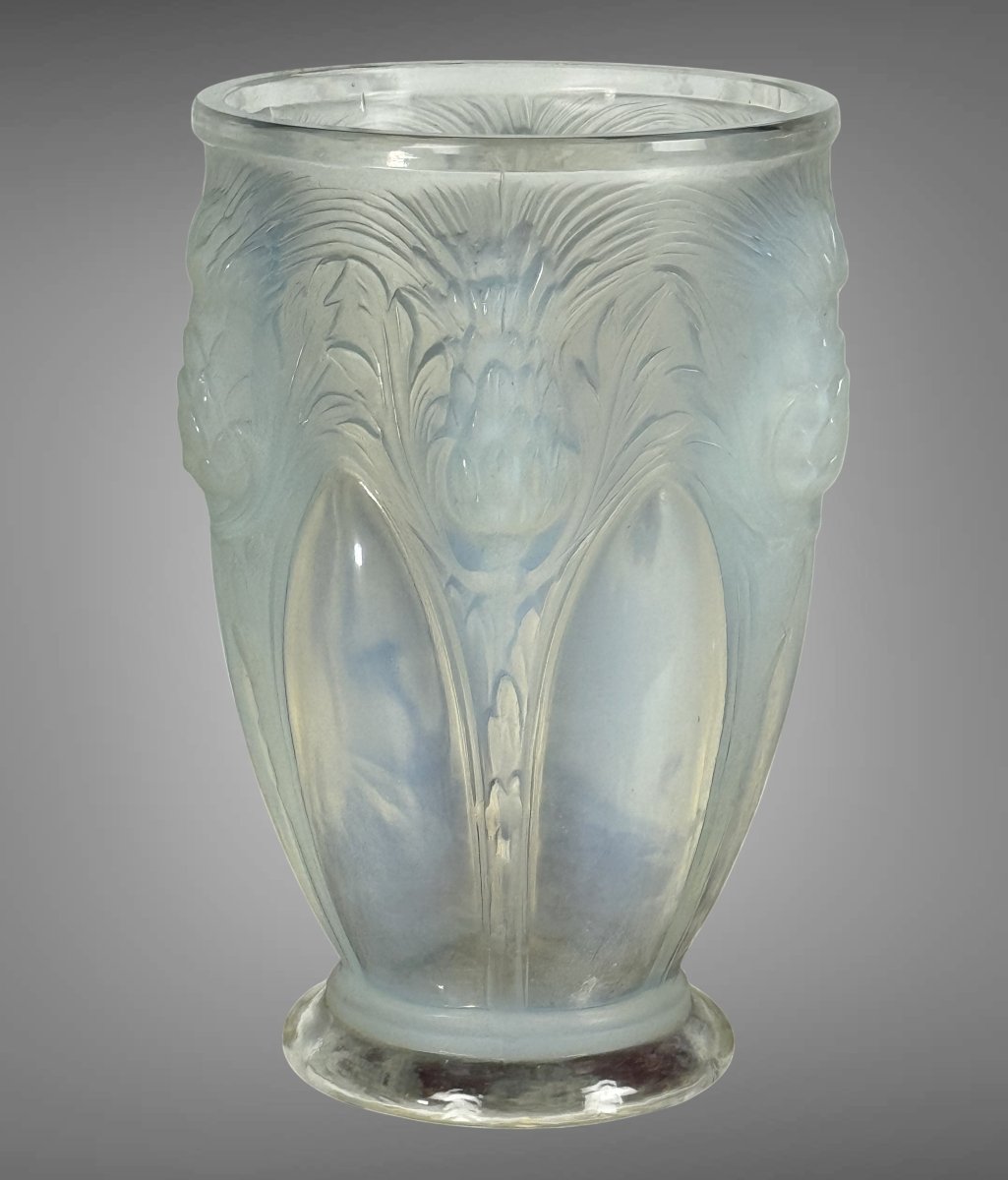 Large Art Nouveau Vase Decorated With Thistles, Made Of Opalescent Verlys Glass-photo-2