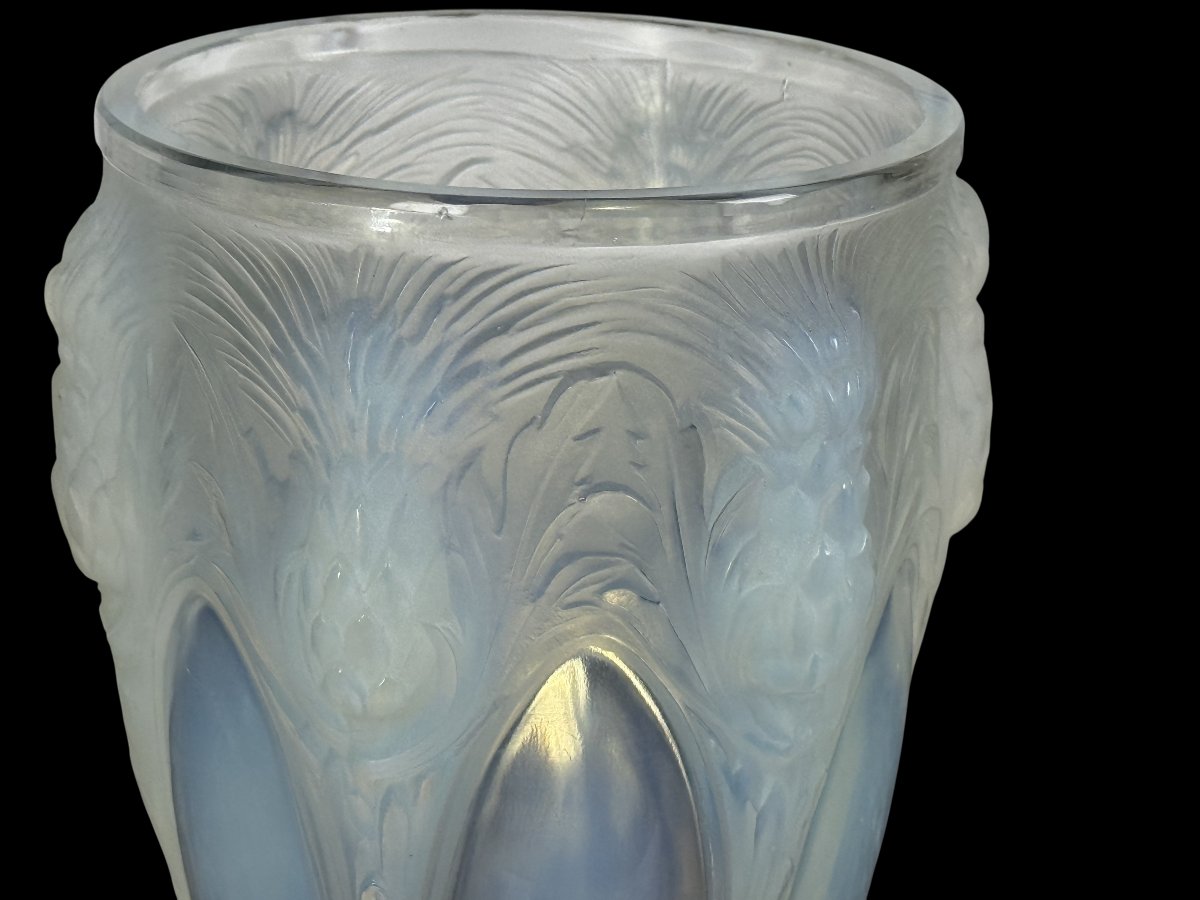 Large Art Nouveau Vase Decorated With Thistles, Made Of Opalescent Verlys Glass-photo-3