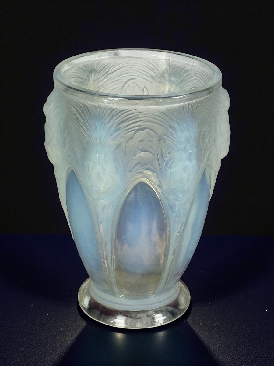 Large Art Nouveau Vase Decorated With Thistles, Made Of Opalescent Verlys Glass-photo-4