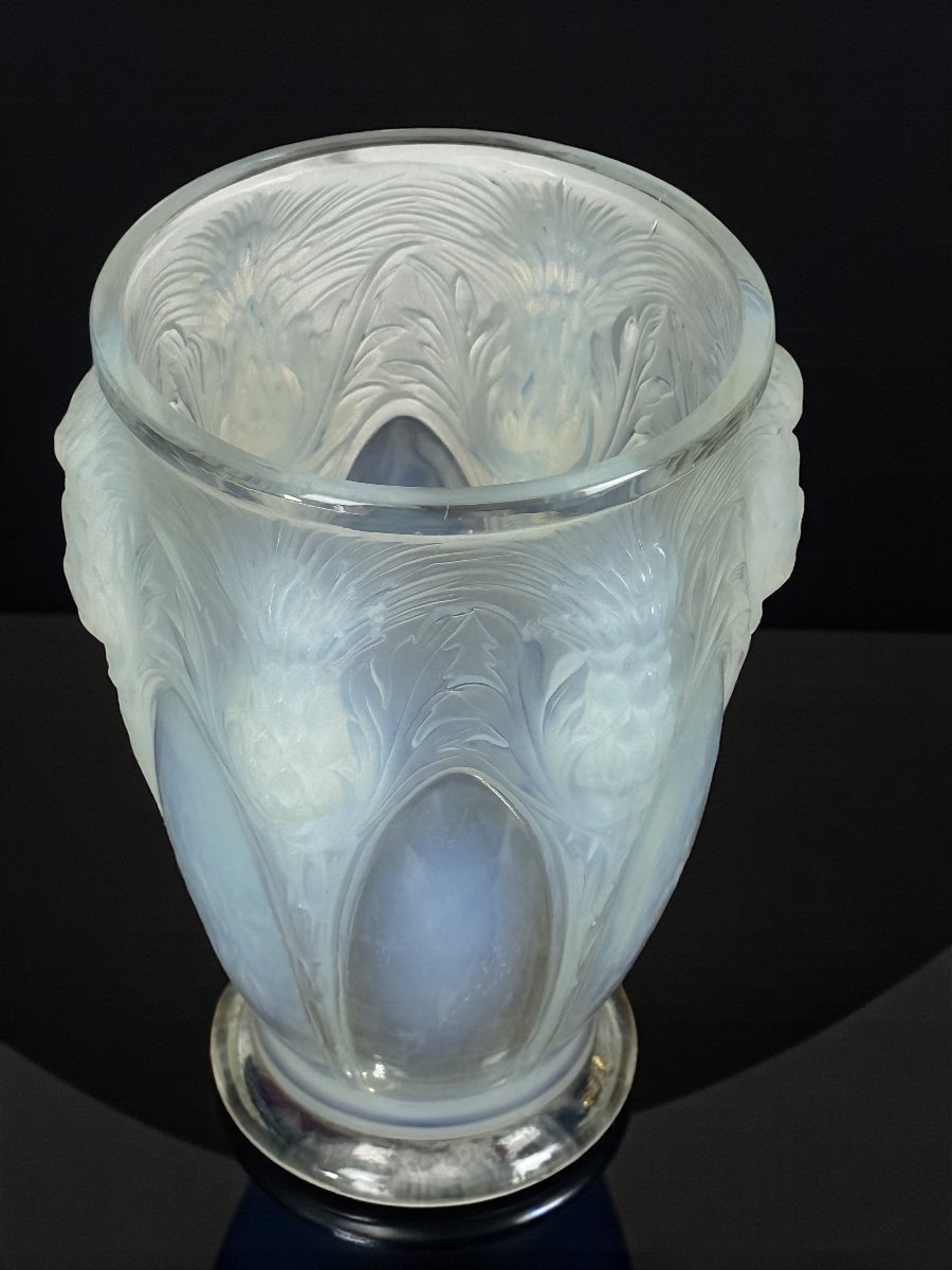 Large Art Nouveau Vase Decorated With Thistles, Made Of Opalescent Verlys Glass-photo-5