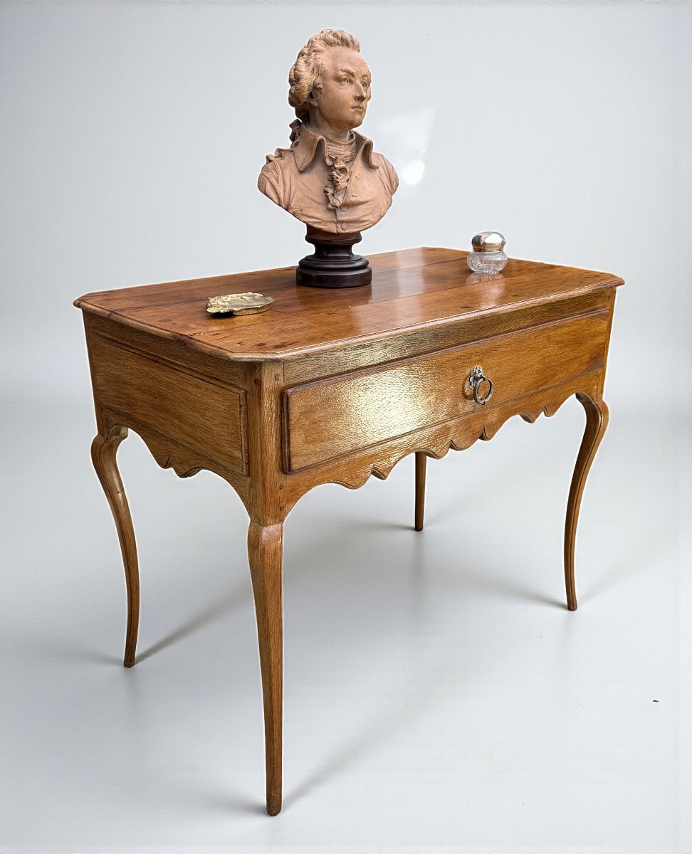 TABLE BUREAU EPOQUE LOUIS XV DU XVIIIe EN CHÊNE OUVRANT PAR UN TIROIR CENTRALE-photo-2