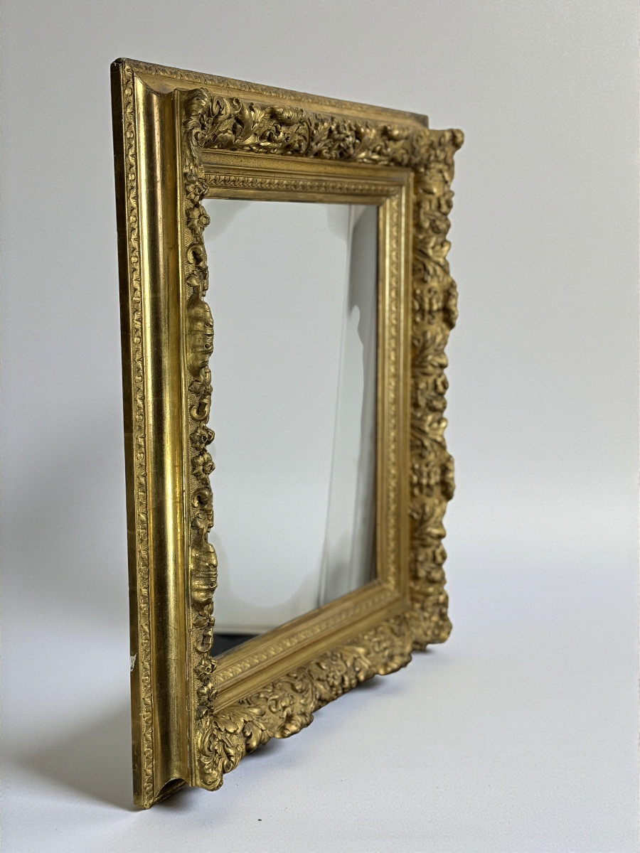 CADRE XIXe RICHEMENT SCULPTÉ EN BOIS ET STUC DORÉ POUR PEINTURE 43 cm x 34 cm-photo-2