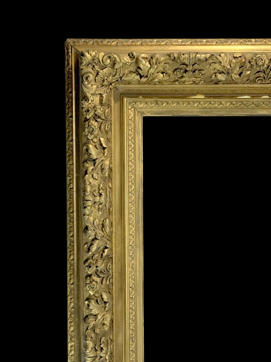 CADRE XIXe RICHEMENT SCULPTÉ EN BOIS ET STUC DORÉ POUR PEINTURE 43 cm x 34 cm-photo-4