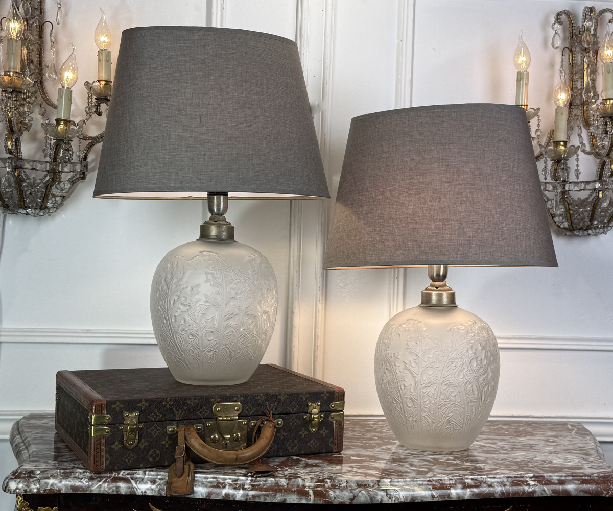 Pair Of Lalique-style Lamps With "acanthus Leaf" Decoration, Opalescent Glass-photo-2
