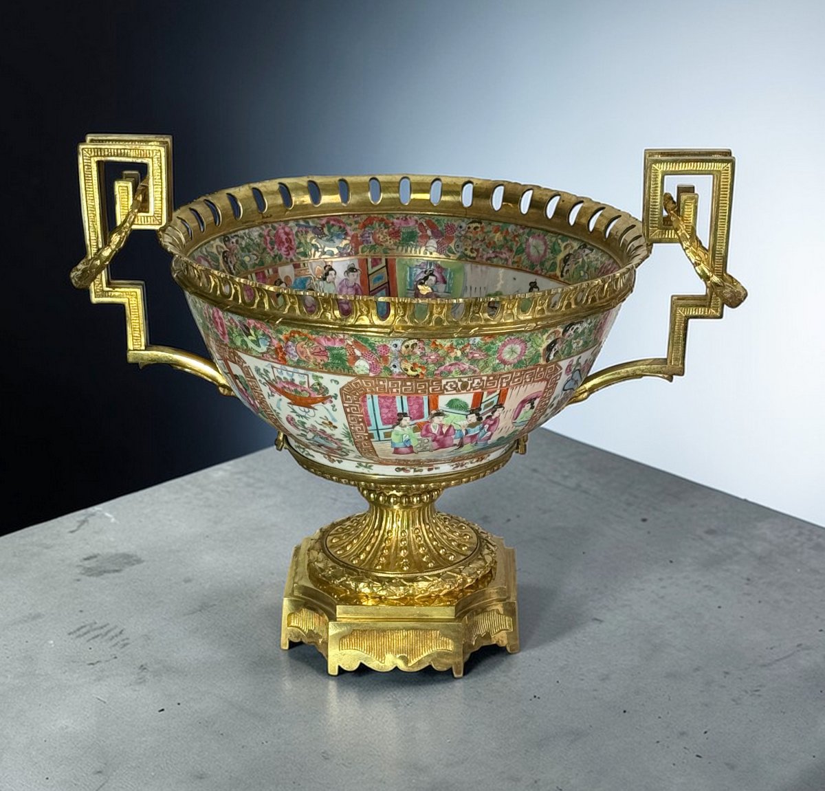 China / Canton Porcelain Cup With Gilt Bronze Mill Circa 1880-photo-1