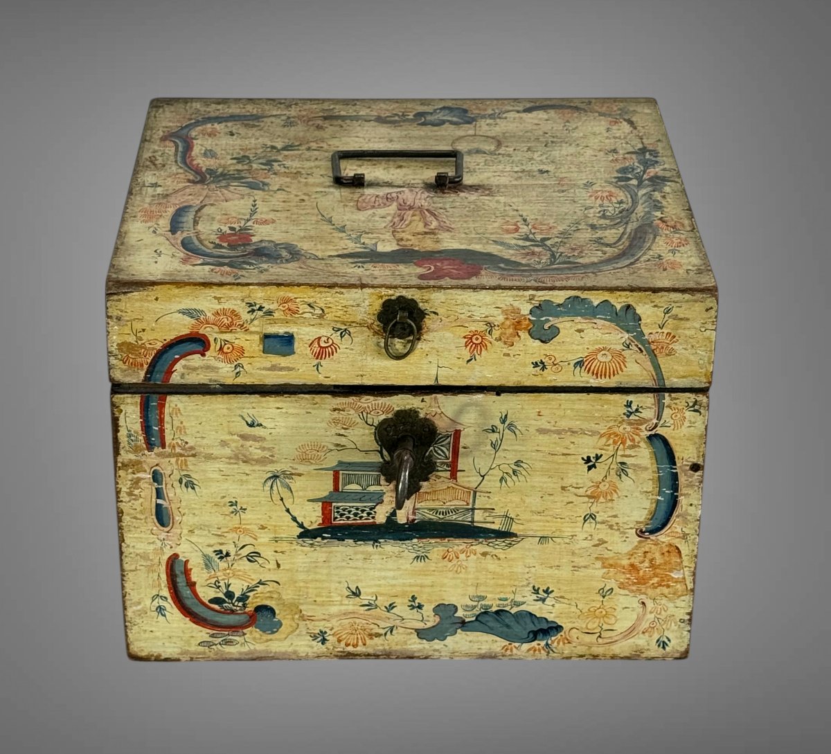 17th Century Decorative Travel Box In Polychrome Painted Wood On A Light Background-photo-3