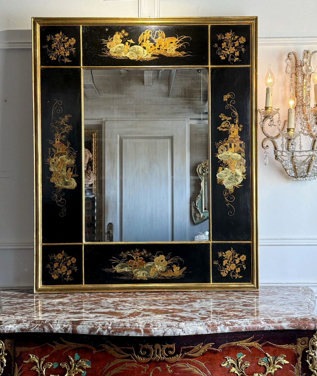 MIROIR ANCIEN EN LAQUE DE CHINE A DECOR PASTORALE ASIATIQUE DIT " CHINOISERIE "