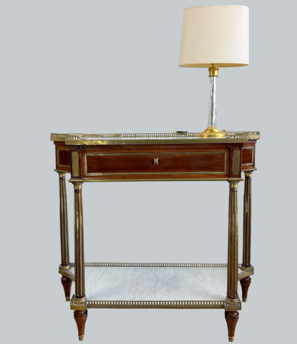CONSOLE EPOQUE LOUIS XVI EN ACAJOU AVEC DESSUS MARBRE BLANC ET TIROIR CENTRAL