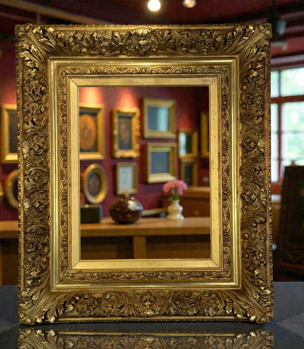 Richly Sculptured 19th Century Frame In Wood And Gilded Stuc For Painting 47 Cm X 36 Cm-photo-1