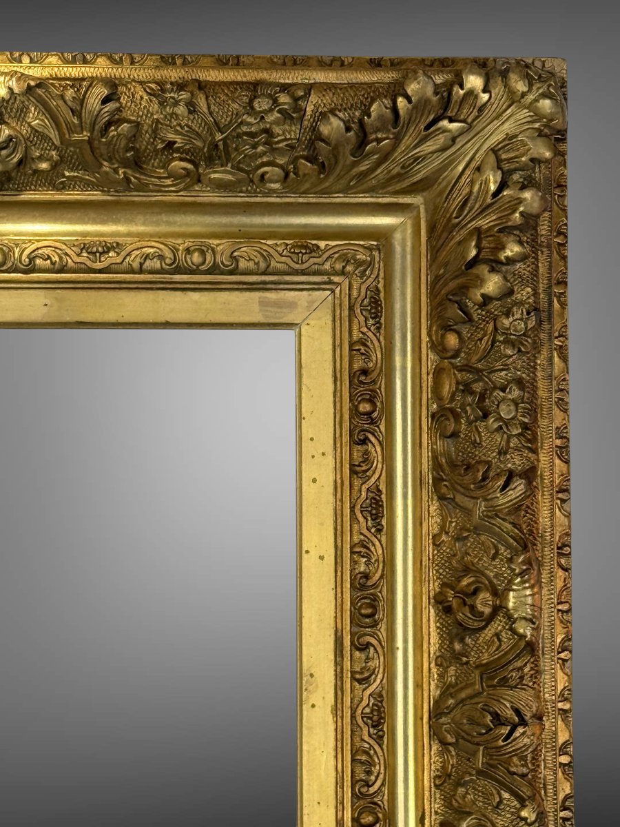 Richly Sculptured 19th Century Frame In Wood And Gilded Stuc For Painting 47 Cm X 36 Cm-photo-4