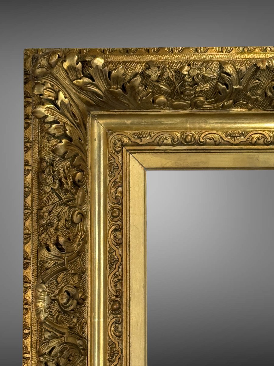 Richly Sculptured 19th Century Frame In Wood And Gilded Stuc For Painting 47 Cm X 36 Cm-photo-5