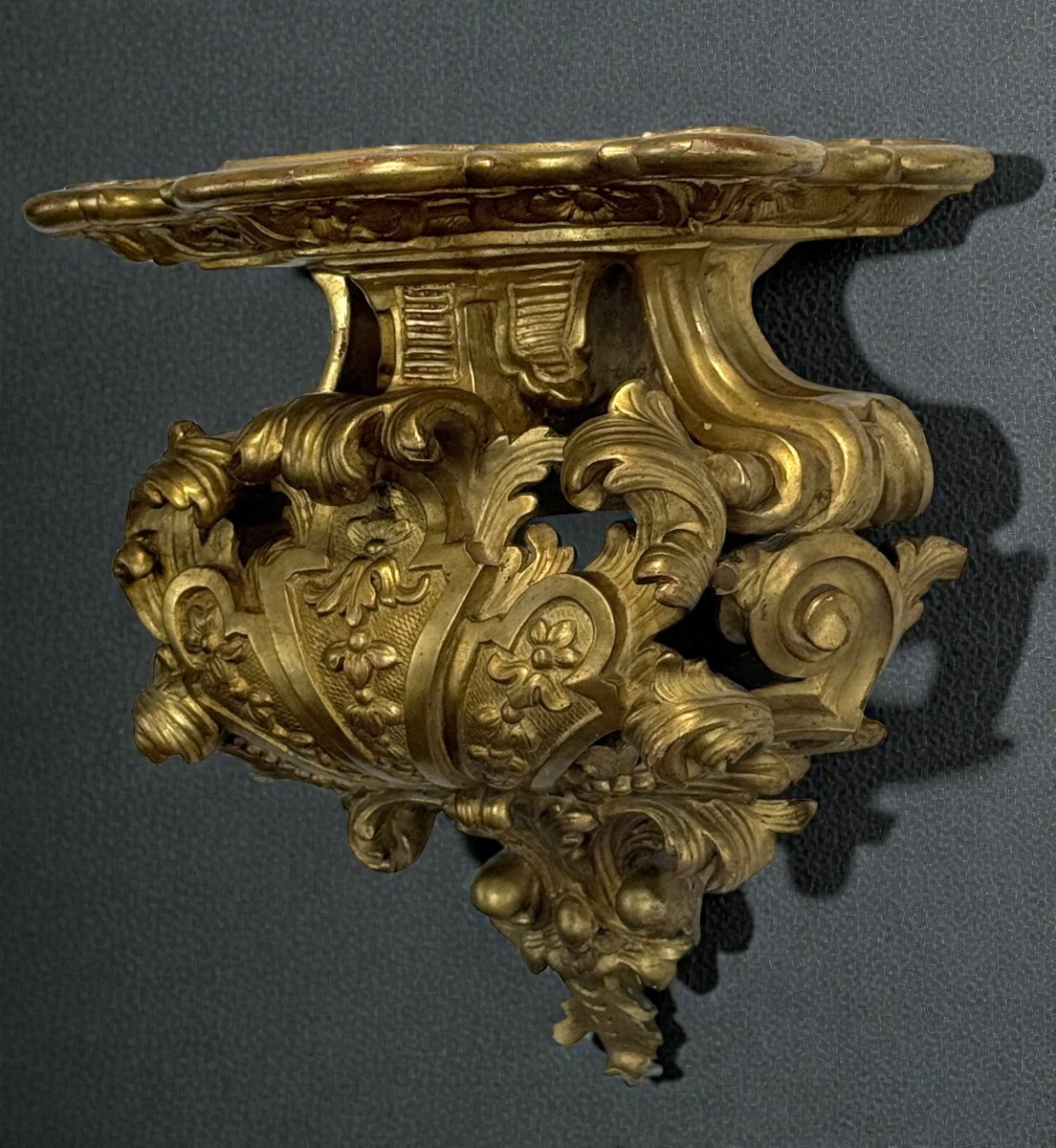 XVIIIth Century Regence Applique Console In Gilded Sculptted Wood-photo-3