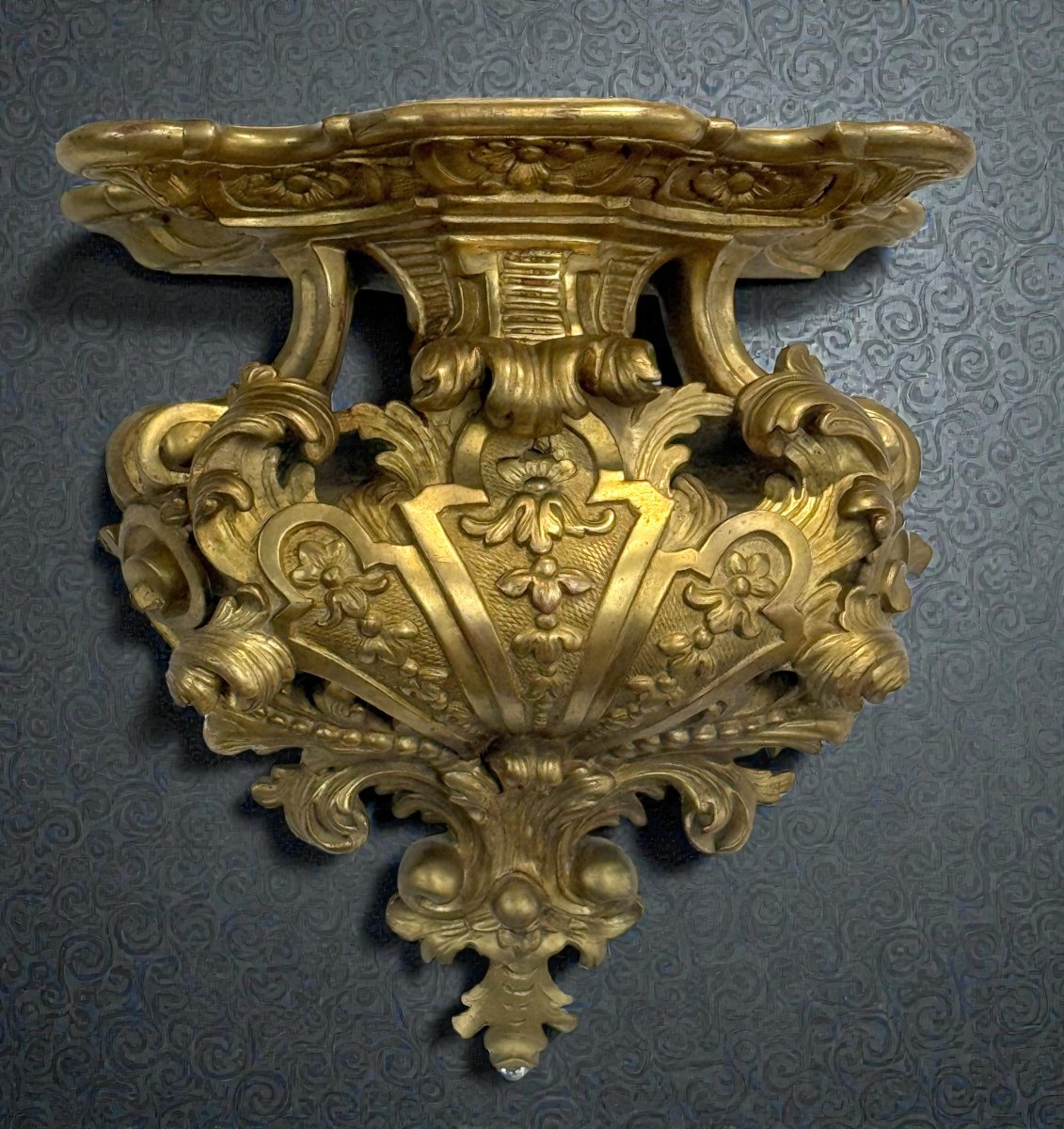 XVIIIth Century Regence Applique Console In Gilded Sculptted Wood